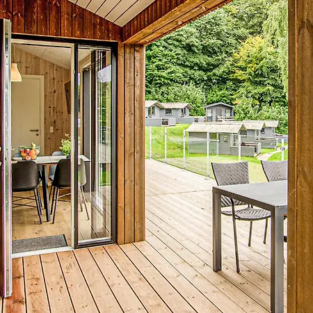 2 Bedroom Stunning In *