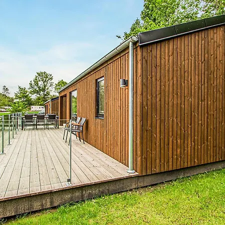 2 Bedroom Stunning In *
